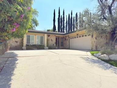 Main picture of 23744 Sandalwood St
