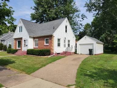 Main picture of 615 W 20th St