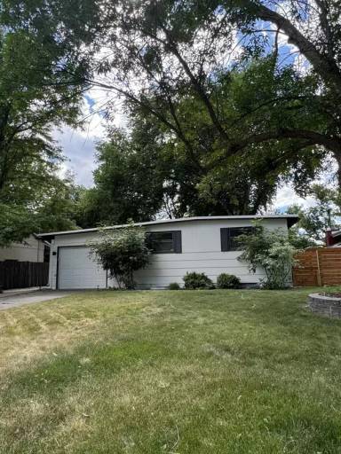 Main picture of 2224 Lyndale Ln