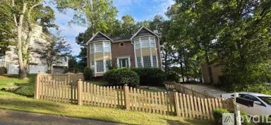 Main picture of 4815 Old Field Dr NE