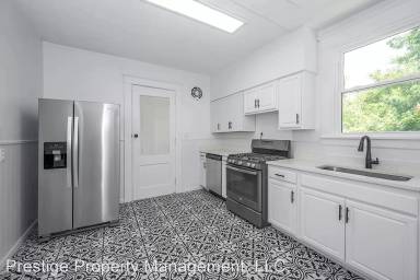 Main picture of 108 E Daniels St