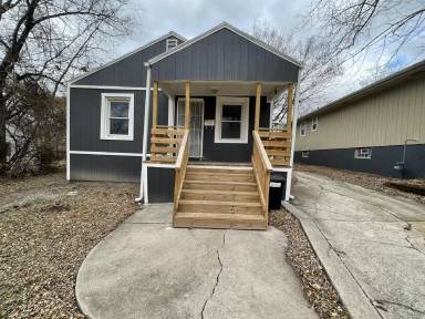 Main picture of 1120 E 84th Ter