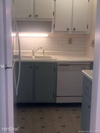 Main picture of 3020 NE 16th Ave