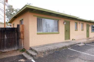 Main picture of 3425 E Lind Rd