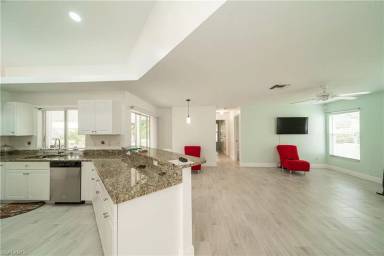 Main picture of 2914 SE 5th Ct