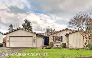 Main picture of 5619 NE 204th St