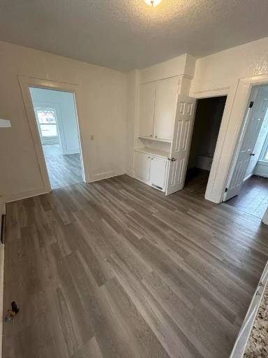 Main picture of 1821 Douglas Ave