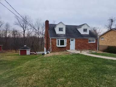 Main picture of 141 Main St