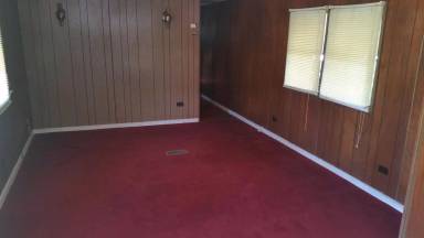 Main picture of 511 W Hillsboro St