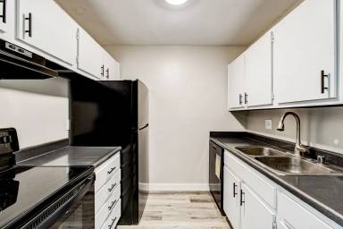 Main picture of 330 Tyrrell Ct