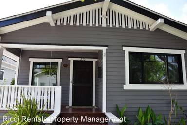 Main picture of 230 E Washington Ave