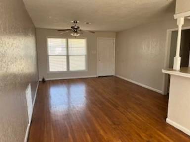 Main picture of 2136 NW Ozmun Ave
