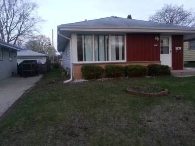 Main picture of 6904 N 40th Pl