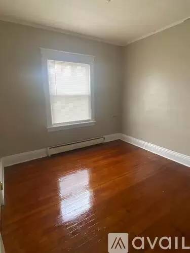 Main picture of 230 Pullman Ave