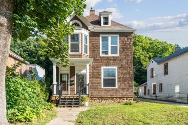 Main picture of 667 W Locust St