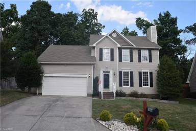 Main picture of 3006 Southampton Dr