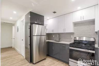Main picture of 781 Washington Ave