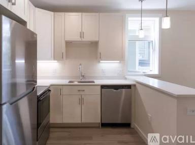 Main picture of 102 Westford St