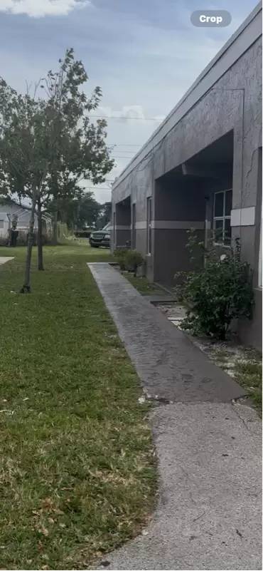 Main picture of 272 SW 3rd St