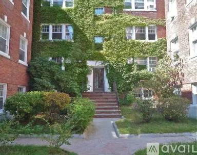 Main picture of 22 Fairbanks St