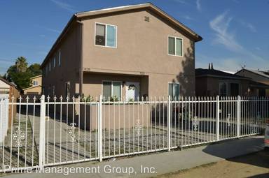Main picture of 923 E 81st St