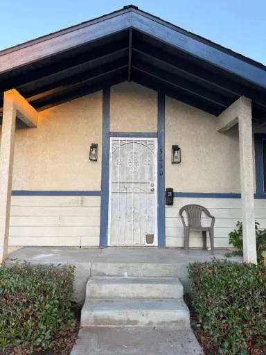 Main picture of 5834 Newlin Ave