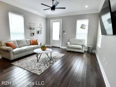 Main picture of 1828 Onzaga St