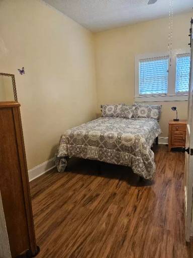 Main picture of 608 Central Dr NW