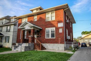 Main picture of 300 Hitt St