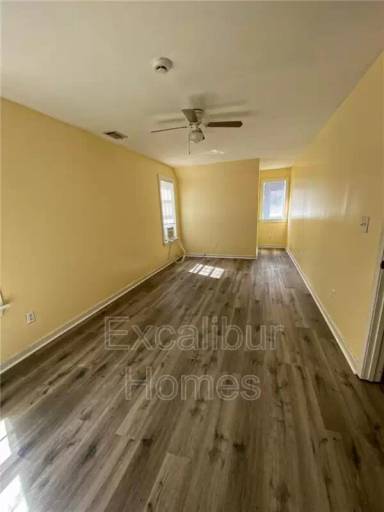 Main picture of 251 Holly Rd NW