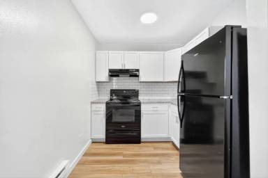 Main picture of 7374 E Main St