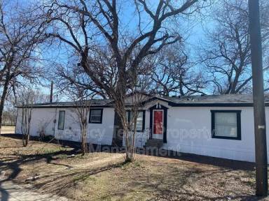 Main picture of 404 E Westhill Dr