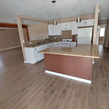 Main picture of 4949 1st St E