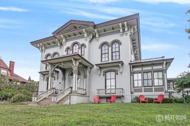 Main picture of 44 Lafayette Ave NE