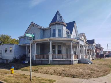 Main picture of 1330 Maple Ave