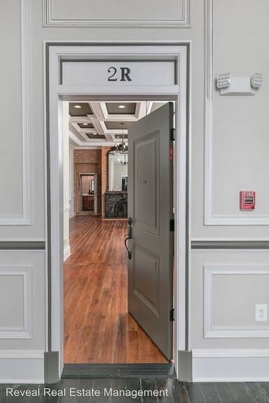 Main picture of 814 Cathedral St