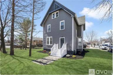 Main picture of 105 Stamford Ave