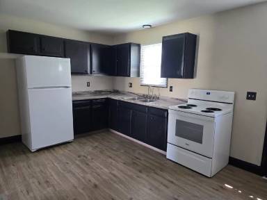Main picture of 1403 E 38th St