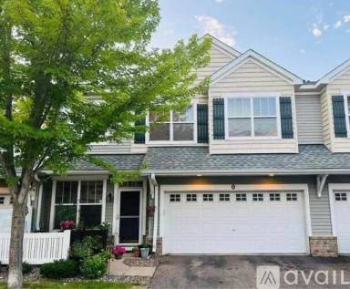 Main picture of 3049 Chamberlin St N