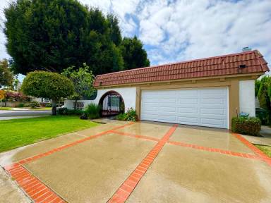 Main picture of 3045 Stoner Ave
