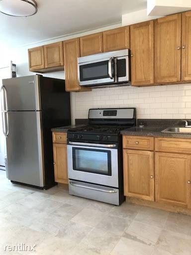Main picture of 447 E 35th St