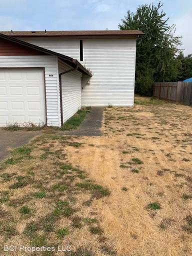 Main picture of 1225 12th Ave NW