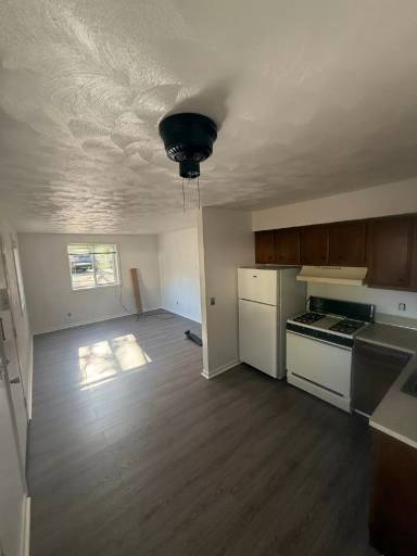 Main picture of 121 2nd Ave