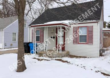 Main picture of 1621 E 11 Mile Rd