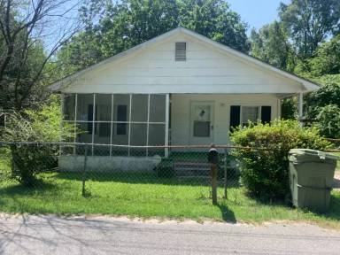 Main picture of 249 Shuler St