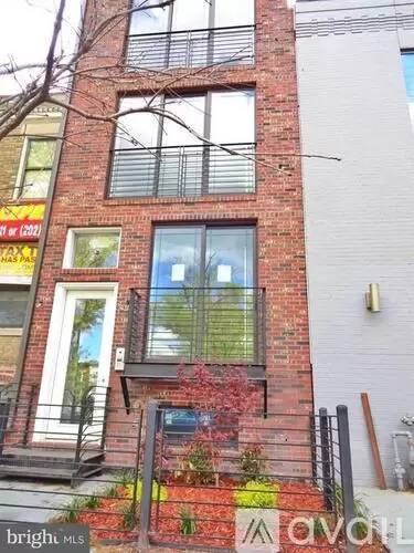 Main picture of 1315 Pennsylvania Ave SE