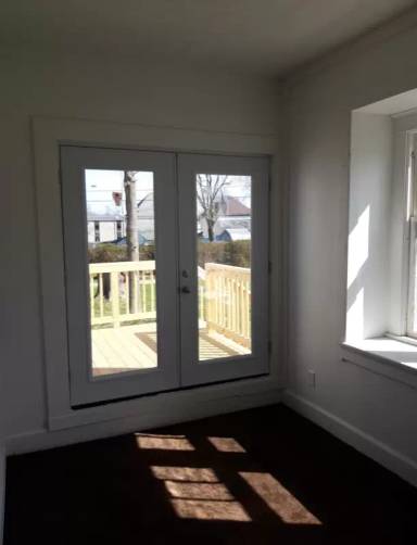 Main picture of 1328 E Main St