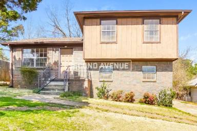 Main picture of 525 Alice St SW