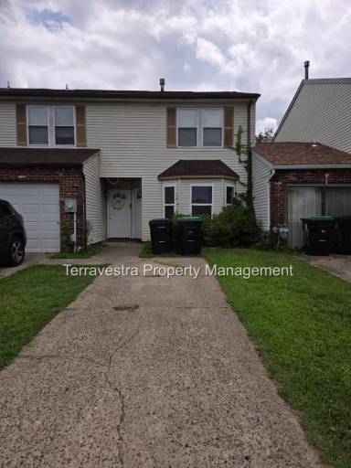 Main picture of 17 Hathaway Dr