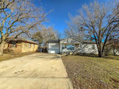 Main picture of 1405 Sherry Ln